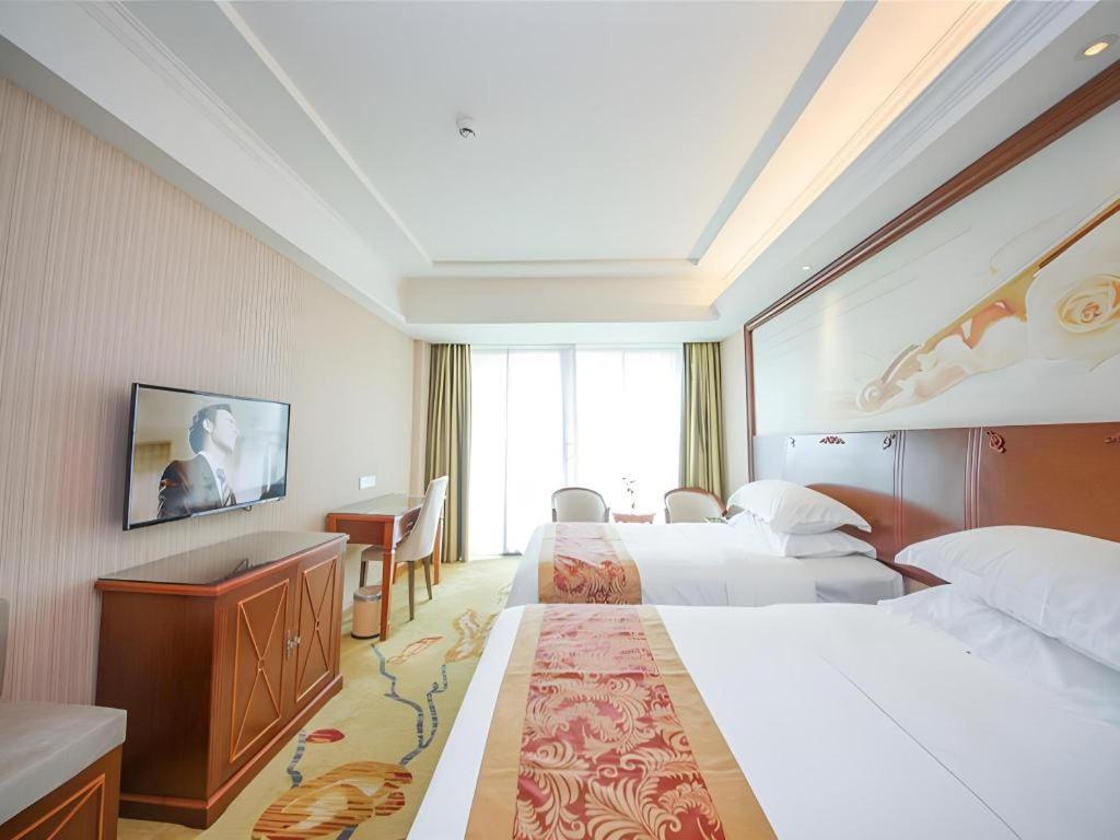 Vienna Classic Hotel Qingyuan Taihe Ancient Cave Scenic Area Bagian luar foto