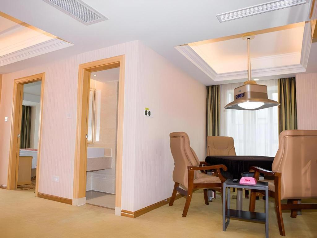 Vienna Classic Hotel Qingyuan Taihe Ancient Cave Scenic Area Bagian luar foto